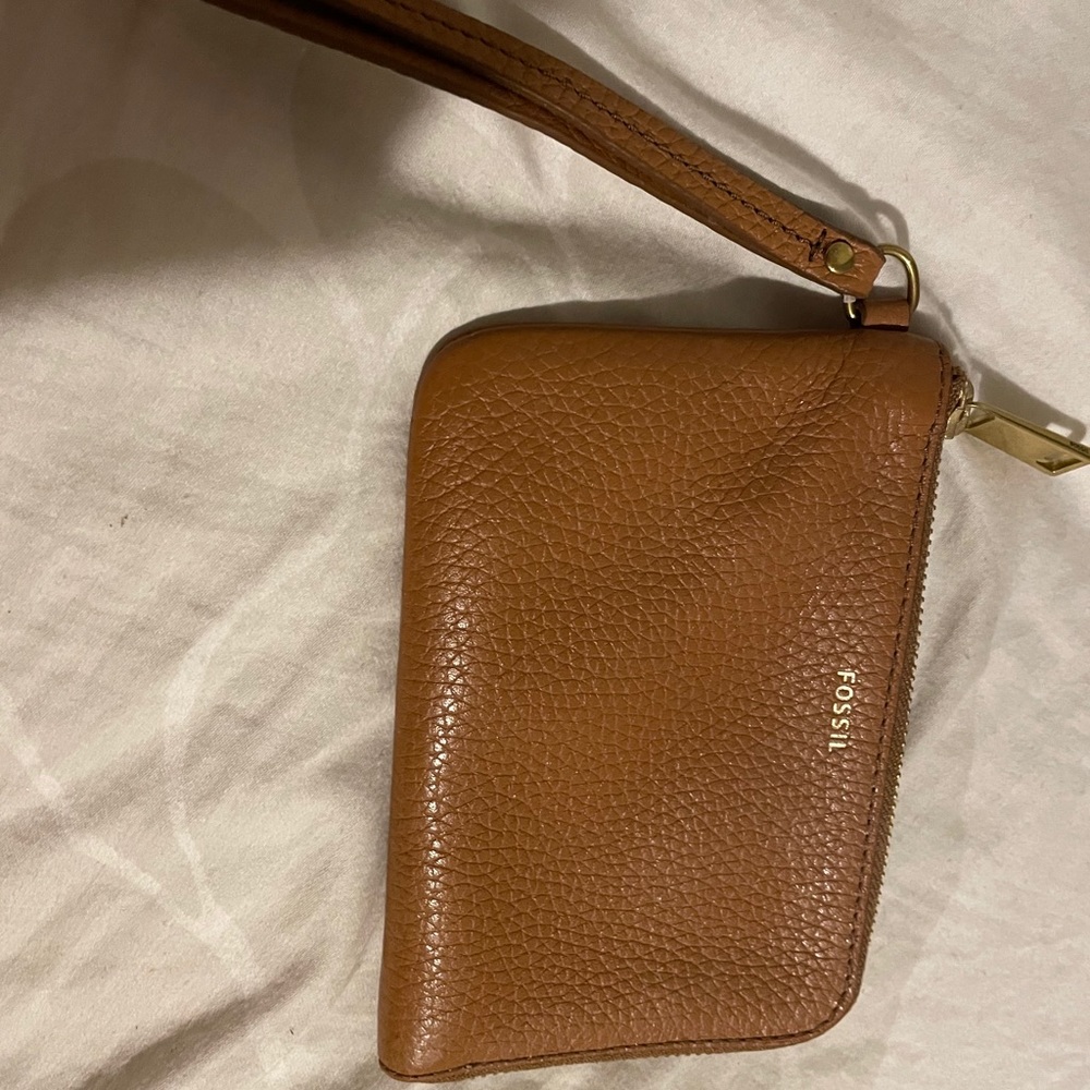 Fossil wristlet wallet